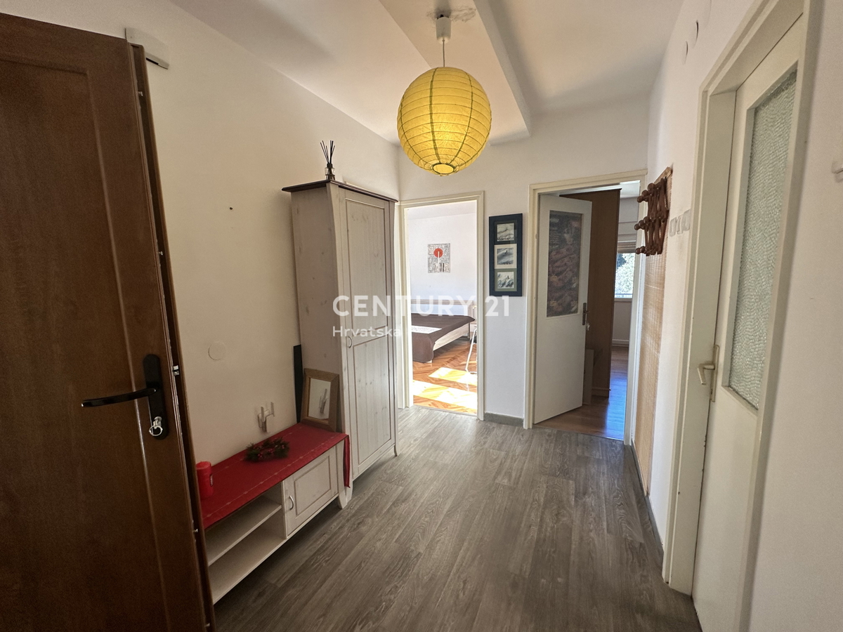 LABIN, RABAC, STANOVANJE Z ODPRTIM POGLEDOM NA MORJE, 200 M OD MORA