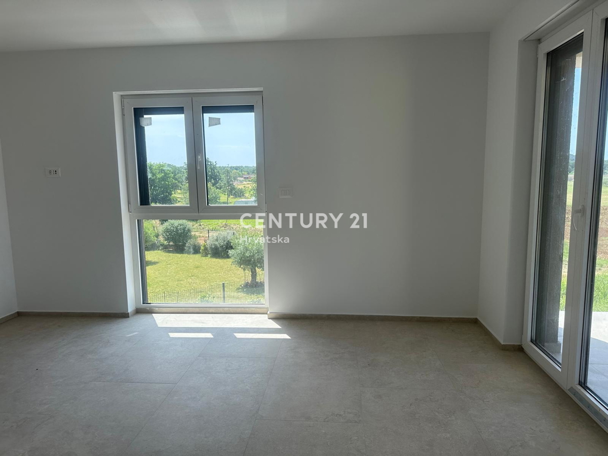 POREČ, PRODAJA SE HIŠA S BAZENOM, NOVOGRADNJA, ZADNJA DO ZELENEGA PASU