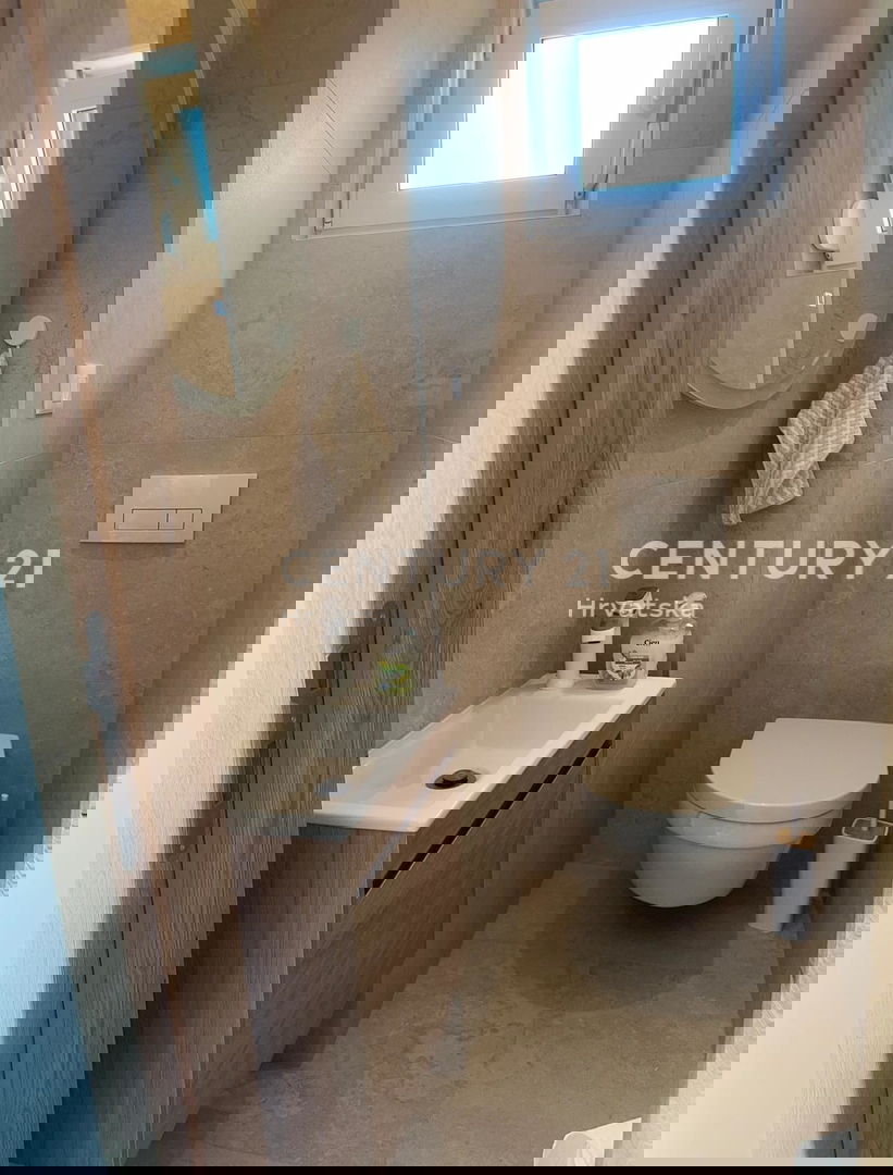 POREČ, PRODAJA SE HIŠA S BAZENOM, NOVOGRADNJA, ZADNJA DO ZELENEGA PASU