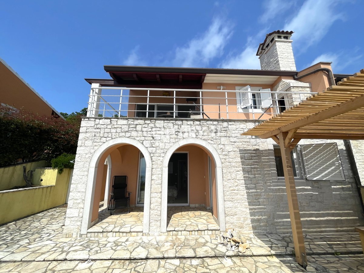 ISTRA, LABIN, HIŠA S ČUDOVITIM POGLEDOM NA MORJE