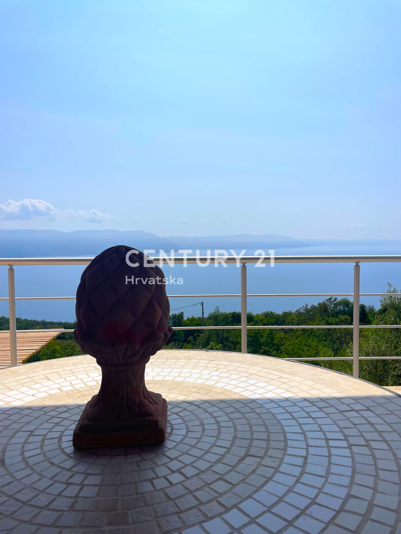 ISTRA, LABIN, HIŠA S ČUDOVITIM POGLEDOM NA MORJE