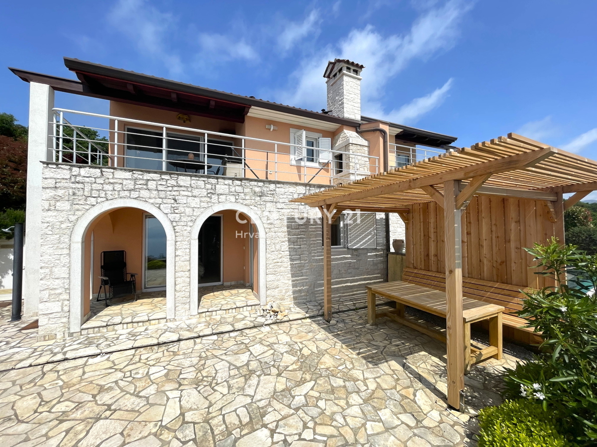ISTRA, LABIN, HIŠA S ČUDOVITIM POGLEDOM NA MORJE
