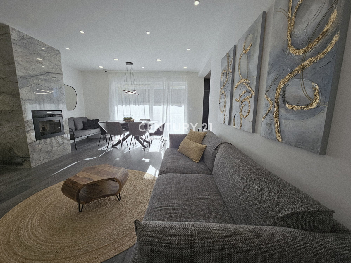 POREČ, TROSOBNO STANOVANJE, 800 M OD MORJA