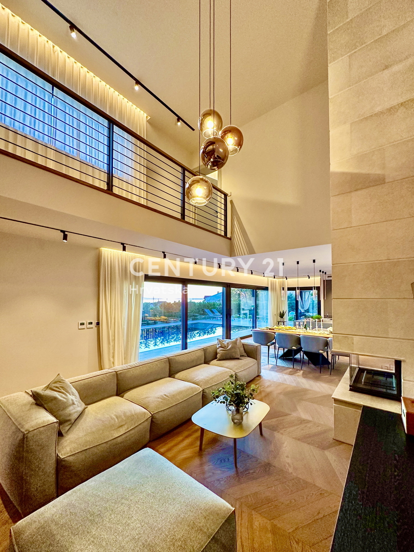 POREČ, OKOLICA - EKSKLUZIVNA VILA S PANORAMSKIM RAZGLEDOM NA MORJE