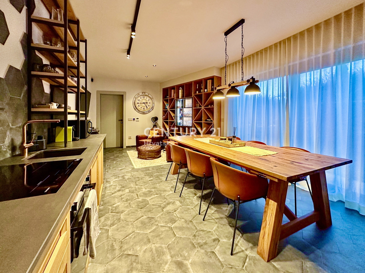 POREČ, OKOLICA - EKSKLUZIVNA VILA S PANORAMSKIM RAZGLEDOM NA MORJE