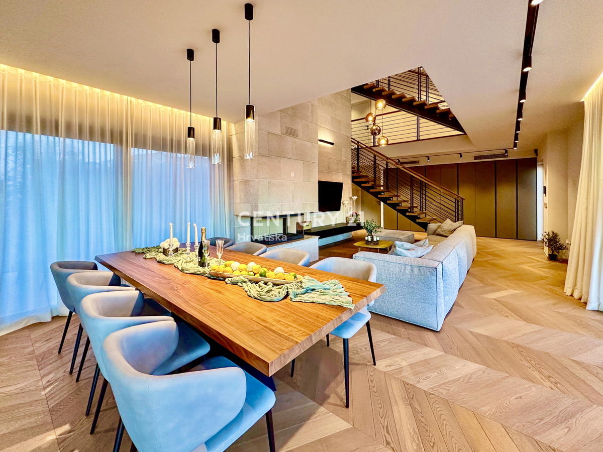 POREČ, OKOLICA - EKSKLUZIVNA VILA S PANORAMSKIM RAZGLEDOM NA MORJE