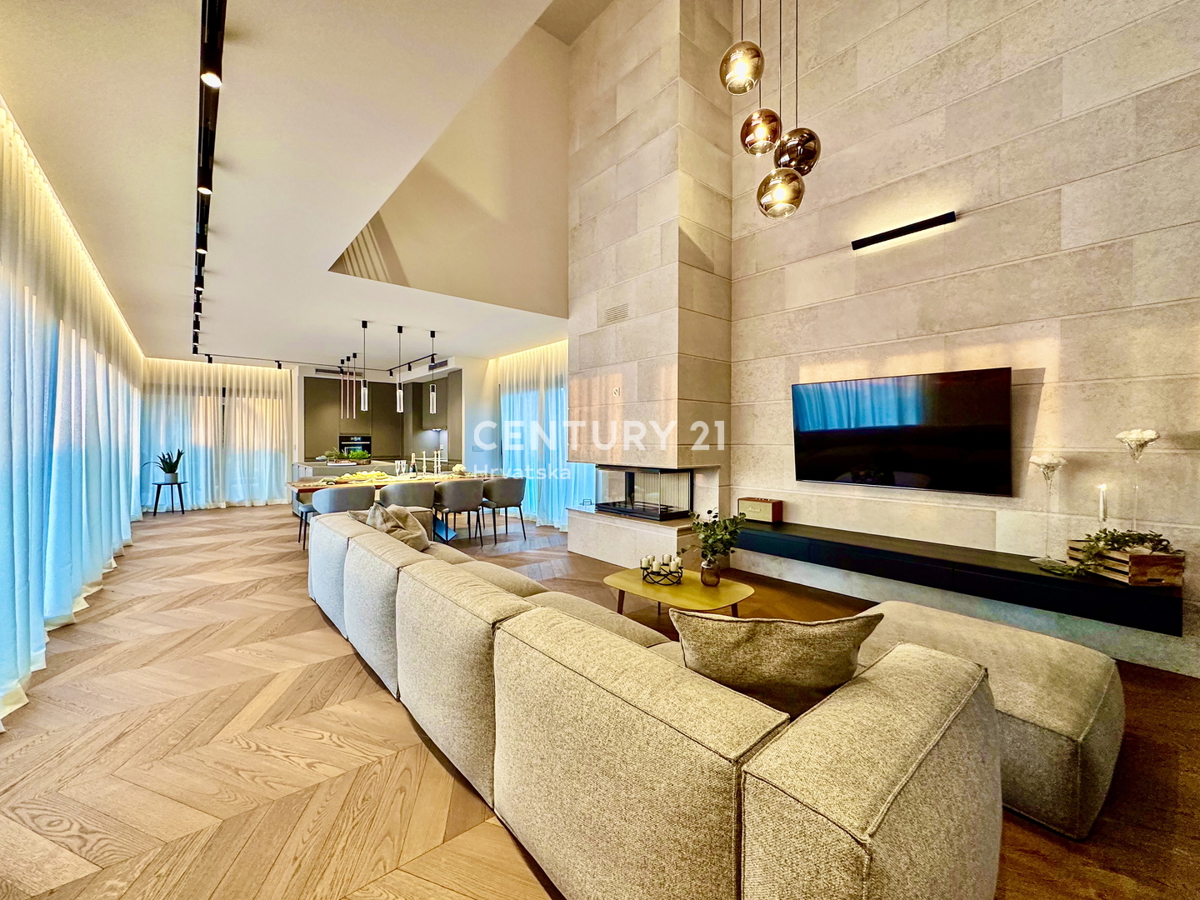 POREČ, OKOLICA - EKSKLUZIVNA VILA S PANORAMSKIM RAZGLEDOM NA MORJE