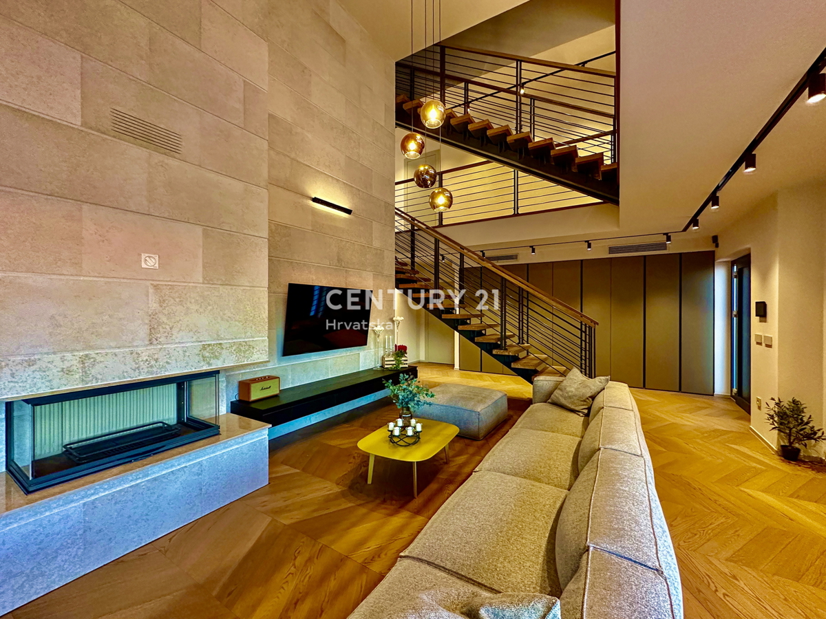 POREČ, OKOLICA - EKSKLUZIVNA VILA S PANORAMSKIM RAZGLEDOM NA MORJE