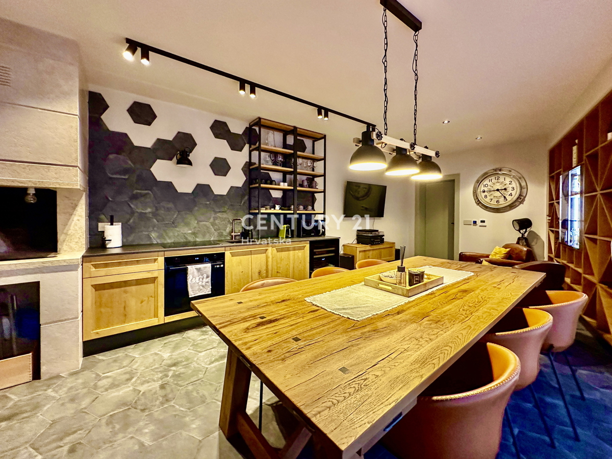 POREČ, OKOLICA - EKSKLUZIVNA VILA S PANORAMSKIM RAZGLEDOM NA MORJE