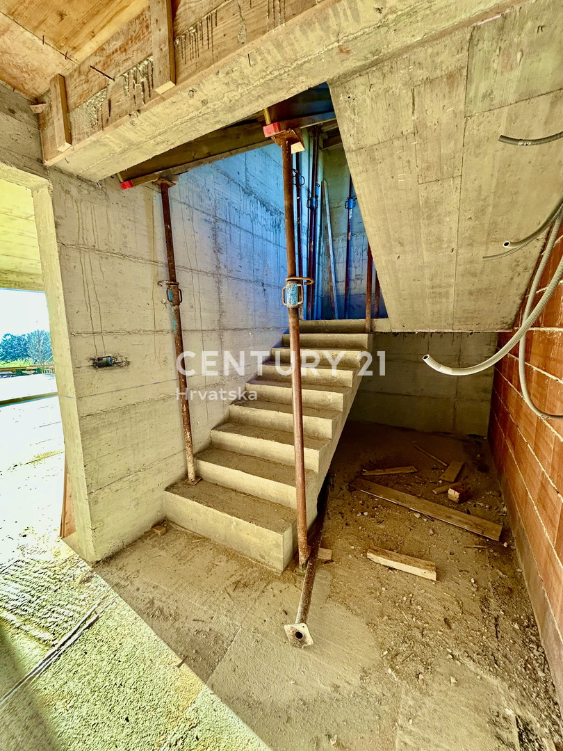 UMAG, DVOSTAMBENA HIŠA LE 150 METROV OD PLAŽE S PANORAMSKIM IN ODPRTIM POGLEDOM NA MORJE