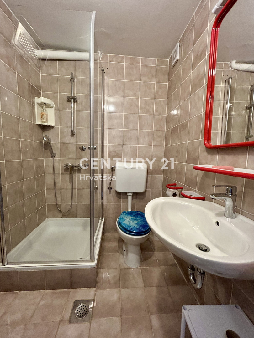 UMAG, OKOLICA, HIŠA SAMO 200 METROV OD PLAŽE IN MORJA