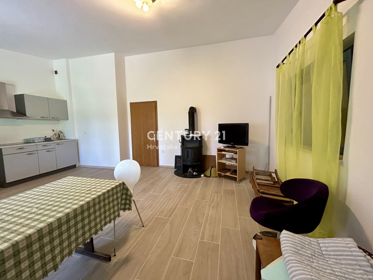 UMAG, OKOLICA, HIŠA SAMO 200 METROV OD PLAŽE IN MORJA