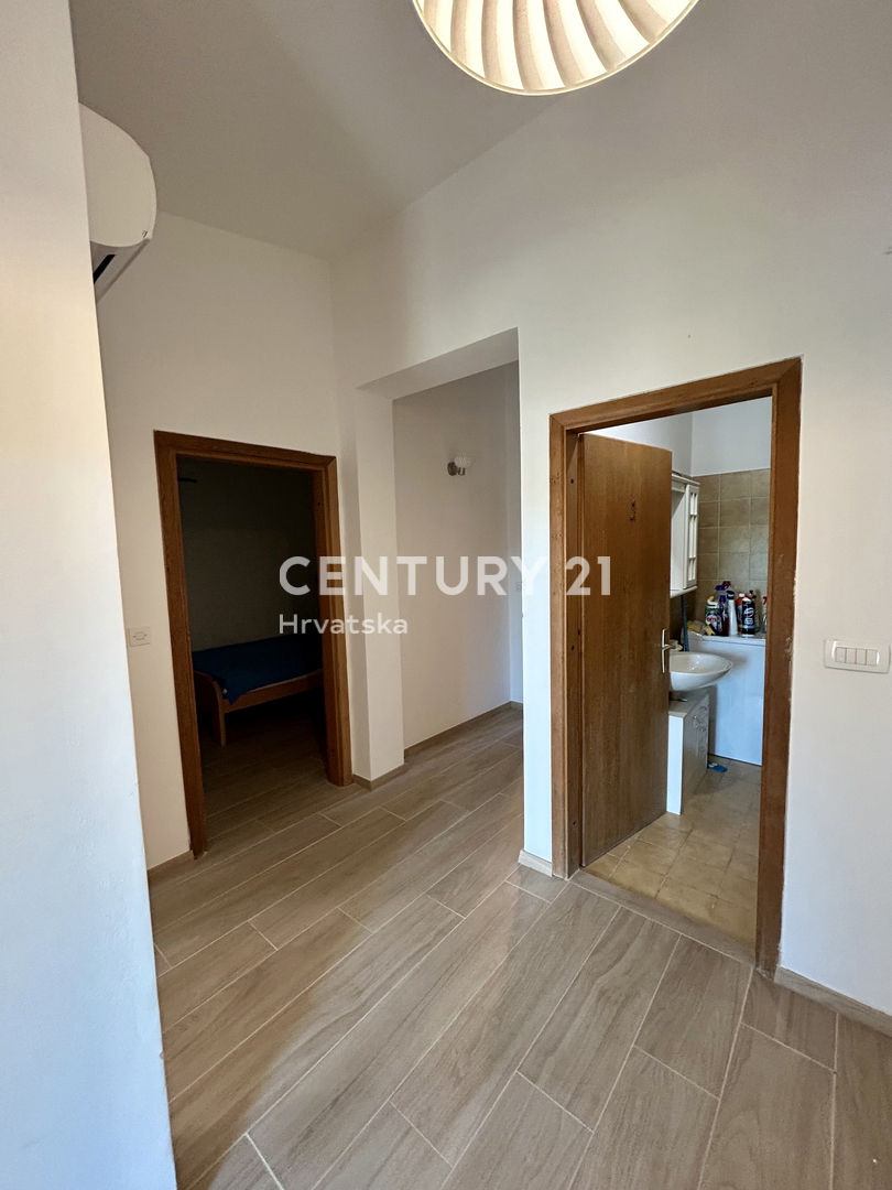 UMAG, OKOLICA, HIŠA SAMO 200 METROV OD PLAŽE IN MORJA