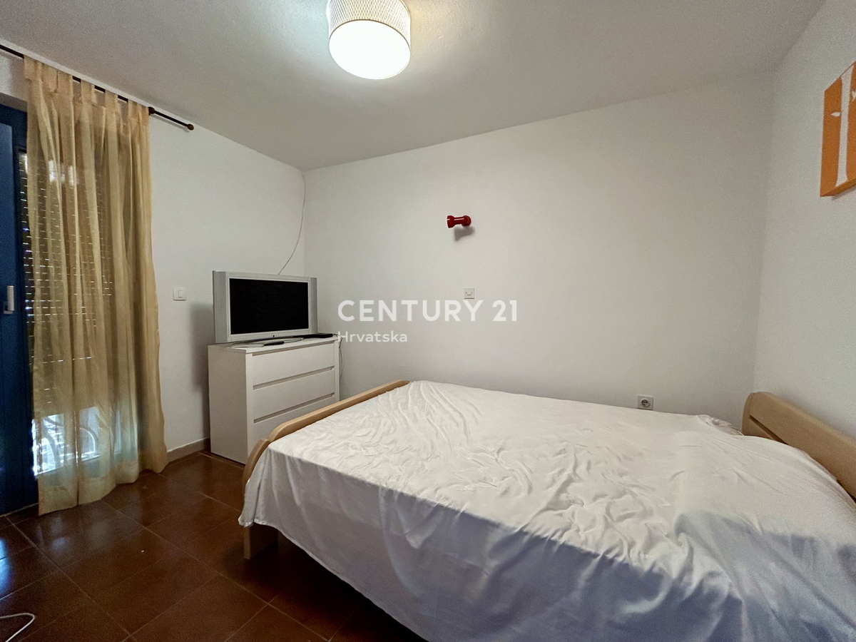 UMAG, OKOLICA, HIŠA SAMO 200 METROV OD PLAŽE IN MORJA