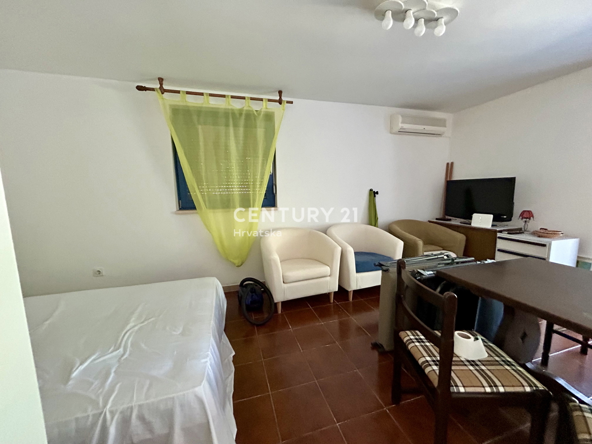 UMAG, OKOLICA, HIŠA SAMO 200 METROV OD PLAŽE IN MORJA