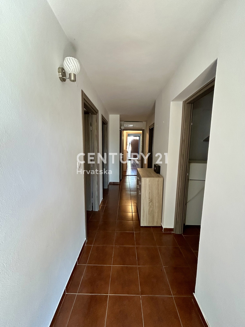 UMAG, OKOLICA, HIŠA SAMO 200 METROV OD PLAŽE IN MORJA