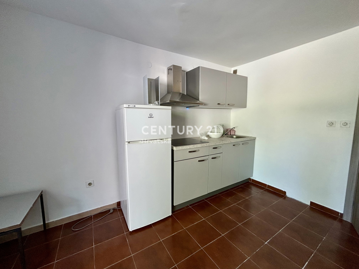 UMAG, OKOLICA, HIŠA SAMO 200 METROV OD PLAŽE IN MORJA