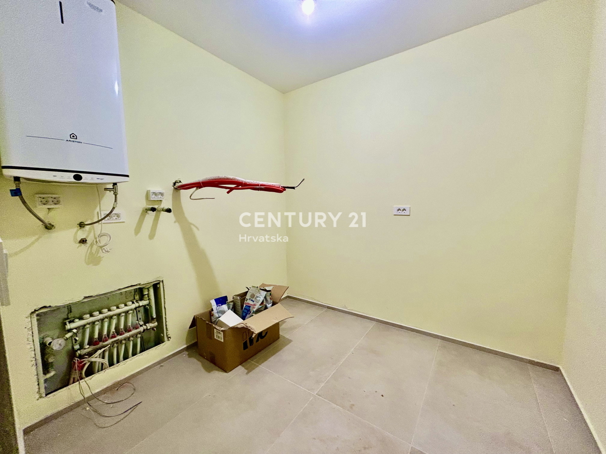 MEDULIN, NOV DVOSOBEN STAN V PRIZEMLJU Z VRTOM