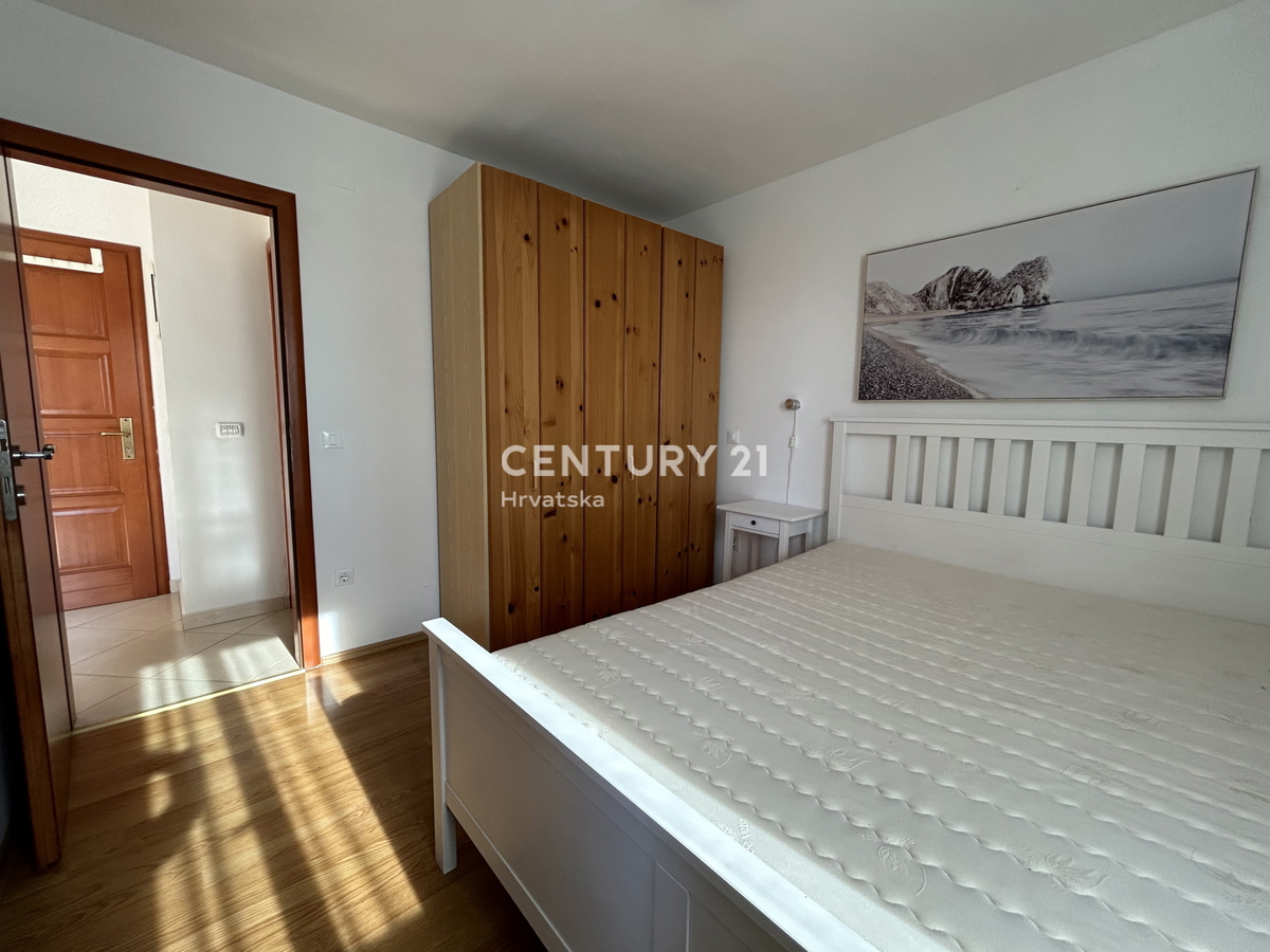 NOVIGRAD, OKOLICA, FANTASTIČNO STANOVANJE LE 4 KM OD NOVIGRADA