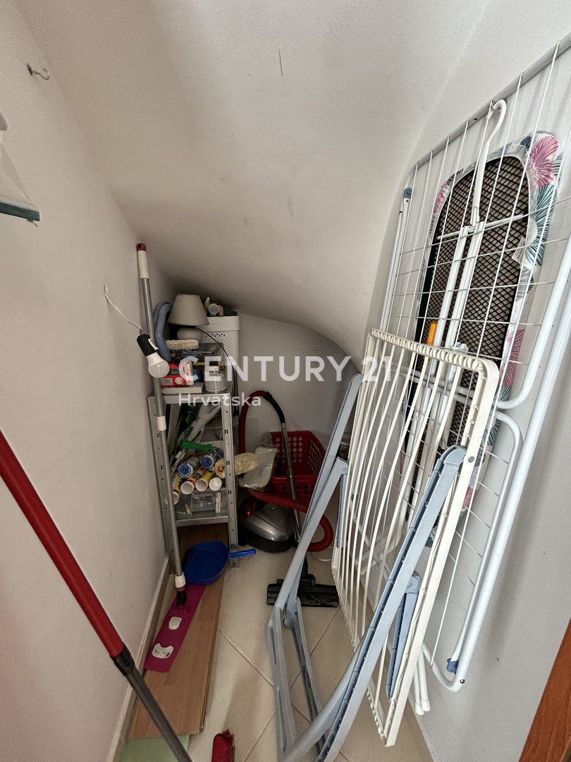 NOVIGRAD, OKOLICA, FANTASTIČNO STANOVANJE LE 4 KM OD NOVIGRADA