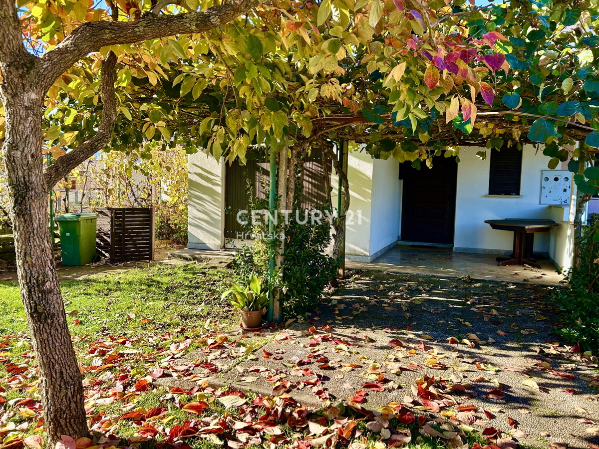 UMAG, OKOLICA, HIŠA SAMO 200 METROV OD PLAŽE