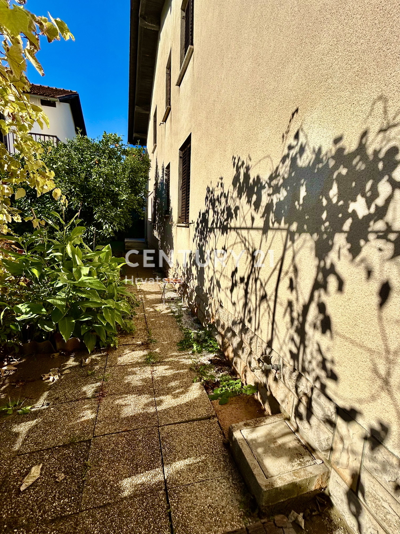 UMAG, OKOLICA, HIŠA SAMO 200 METROV OD PLAŽE