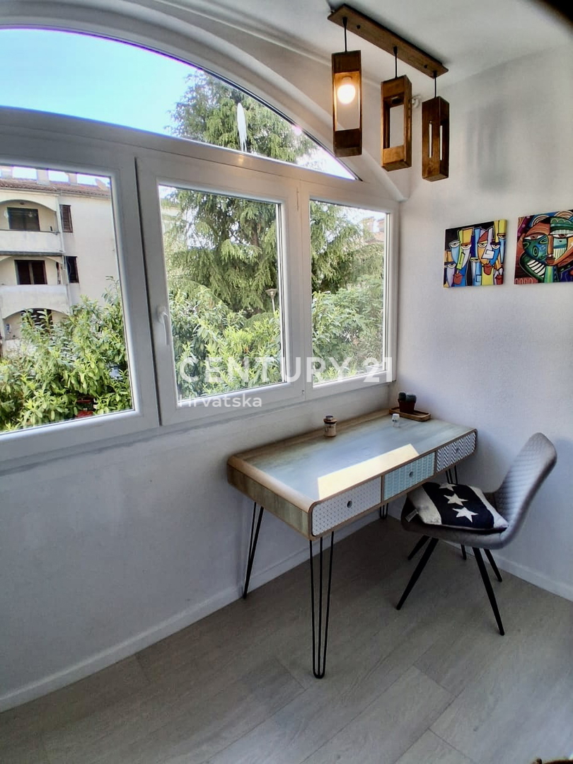 POREČ, ČERVAR PORAT, ODLIČNO ENOSOBNO STANOVANJE SAMO 100 METROV OD MORJA