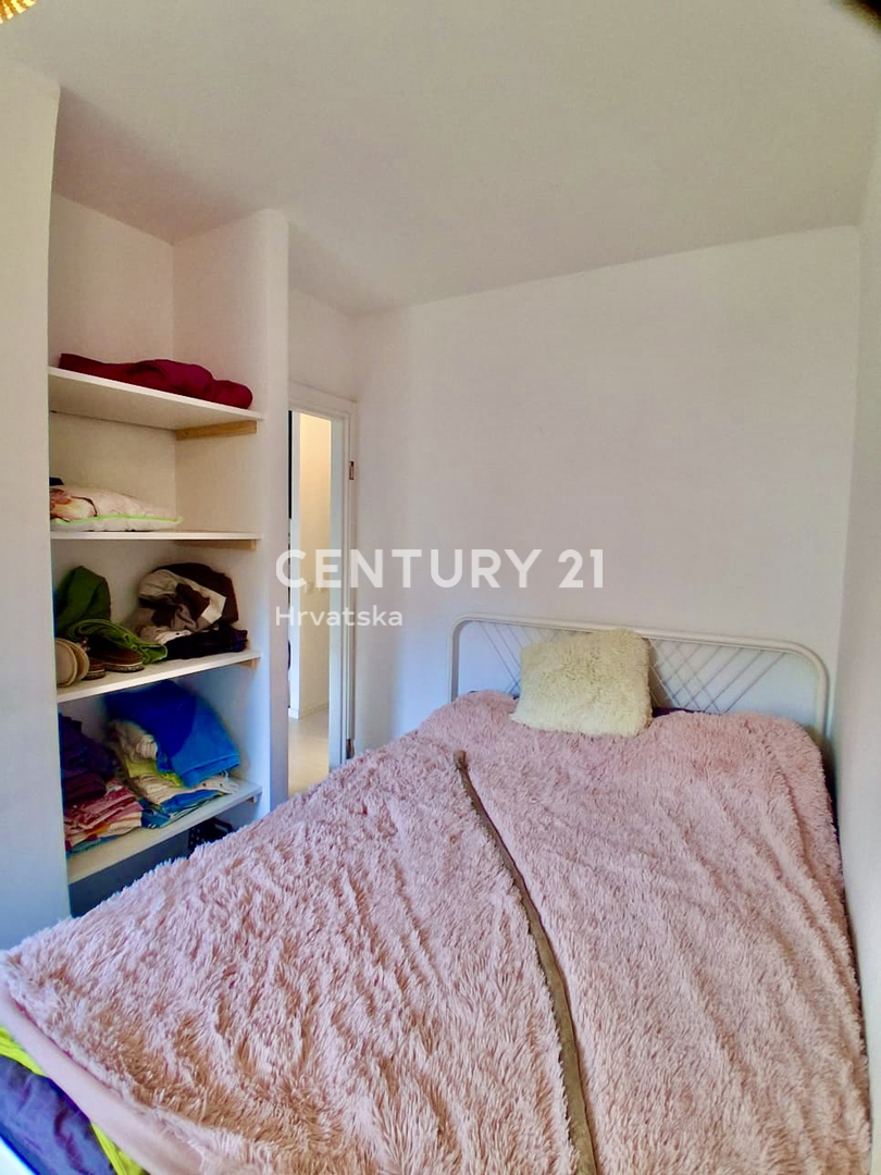 POREČ, ČERVAR PORAT, ODLIČNO ENOSOBNO STANOVANJE SAMO 100 METROV OD MORJA