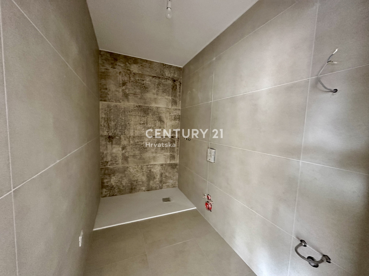 ŽMINJ, stanovanje v pritličju z dvema spalnicama