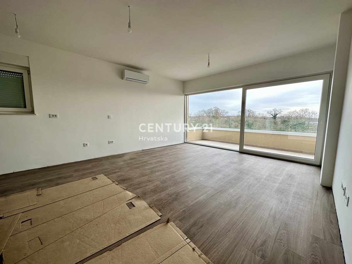 ŽMINJ, stanovanje v pritličju z dvema spalnicama