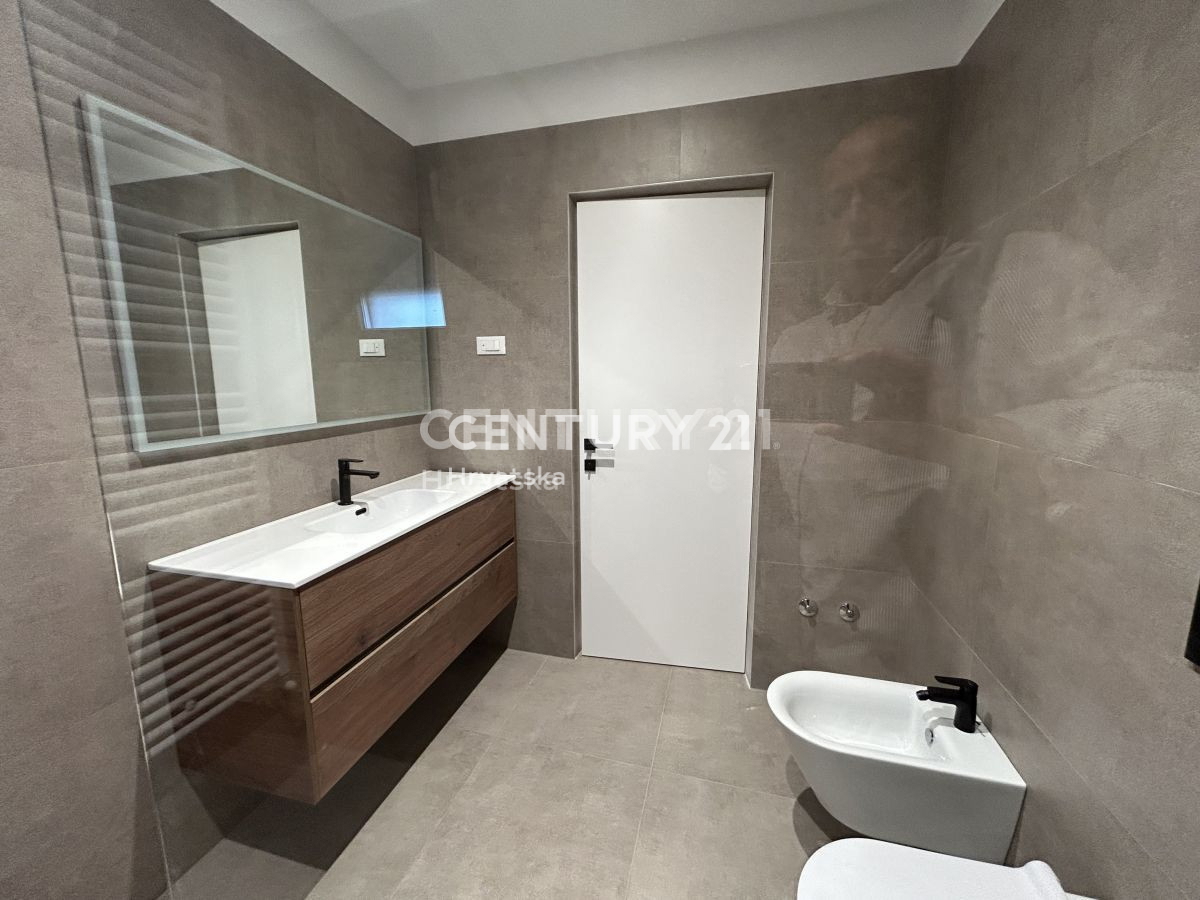 Prodaja, stanovanje, 3-prostorsko, Istarska županija, Rovinj