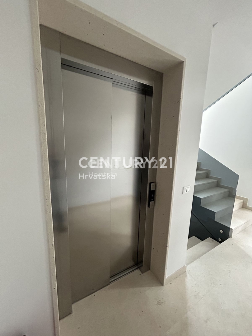 Prodaja, stanovanje, 3-prostorsko, Istarska županija, Rovinj