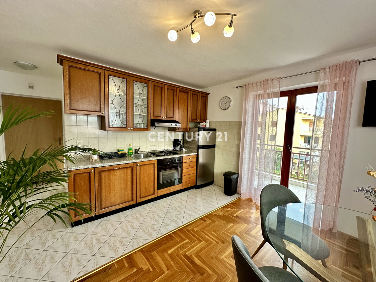 Stanovanje z dvema terasama in odprtim pogledom na morje, Labin, Rabac