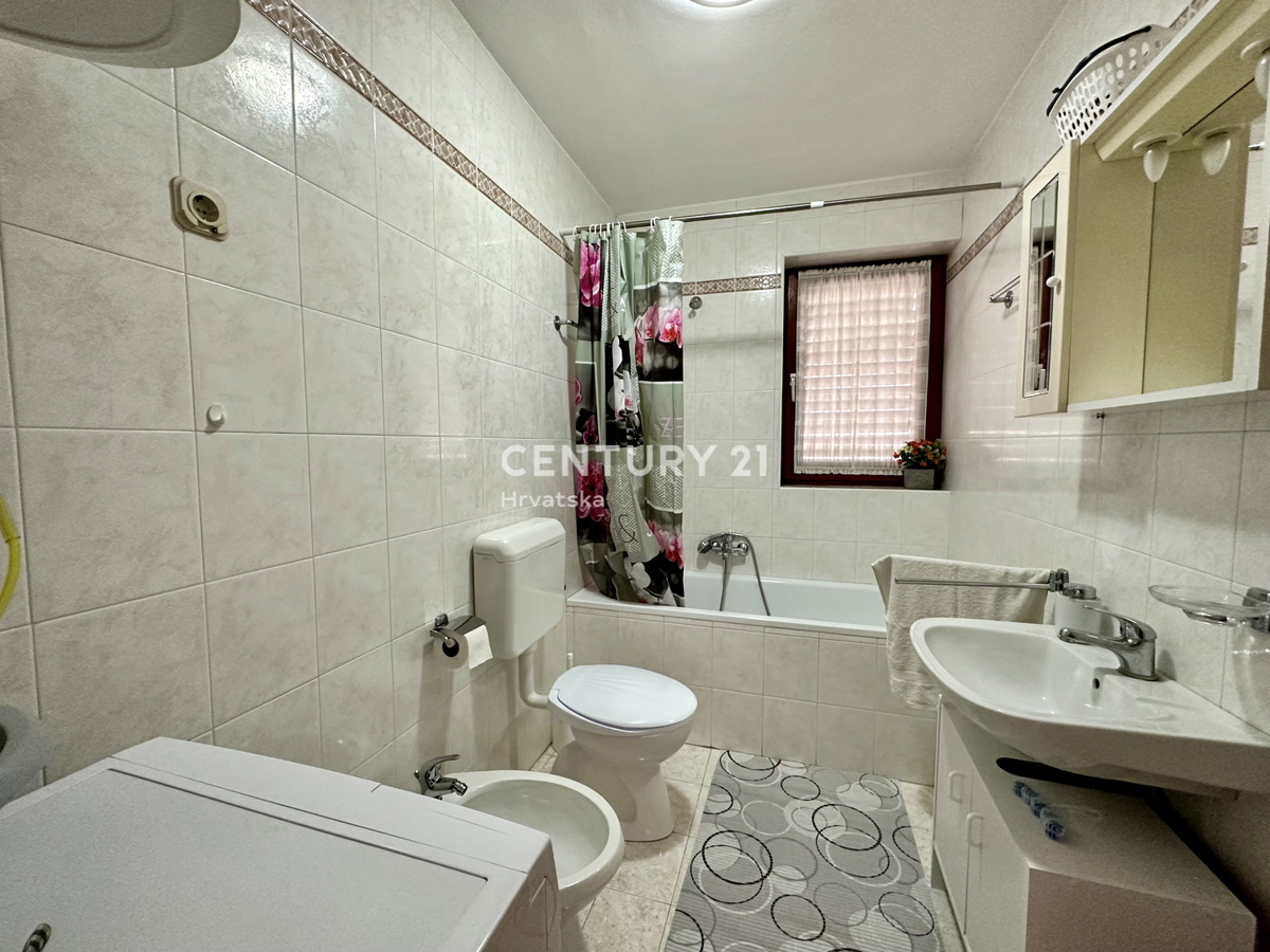 Stanovanje z dvema terasama in odprtim pogledom na morje, Labin, Rabac