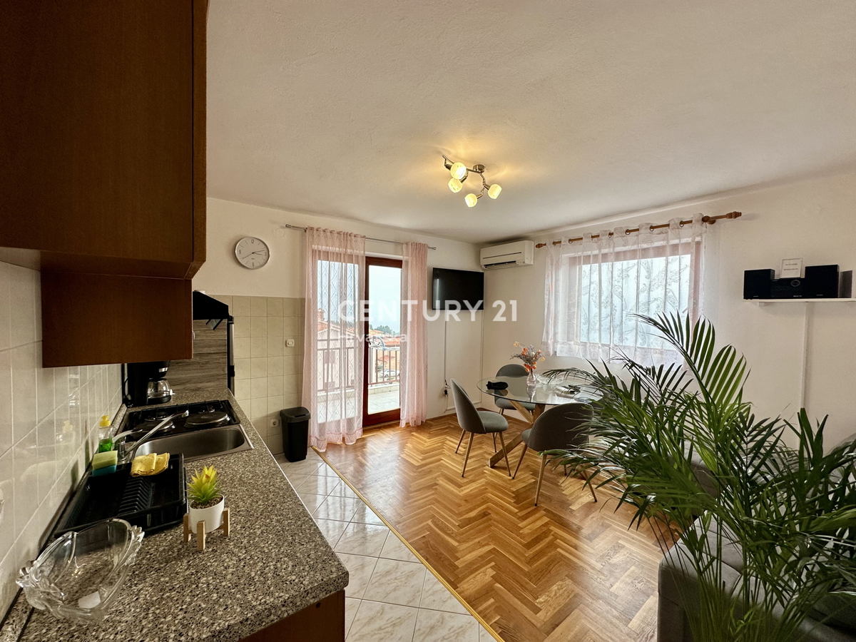 Stanovanje z dvema terasama in odprtim pogledom na morje, Labin, Rabac