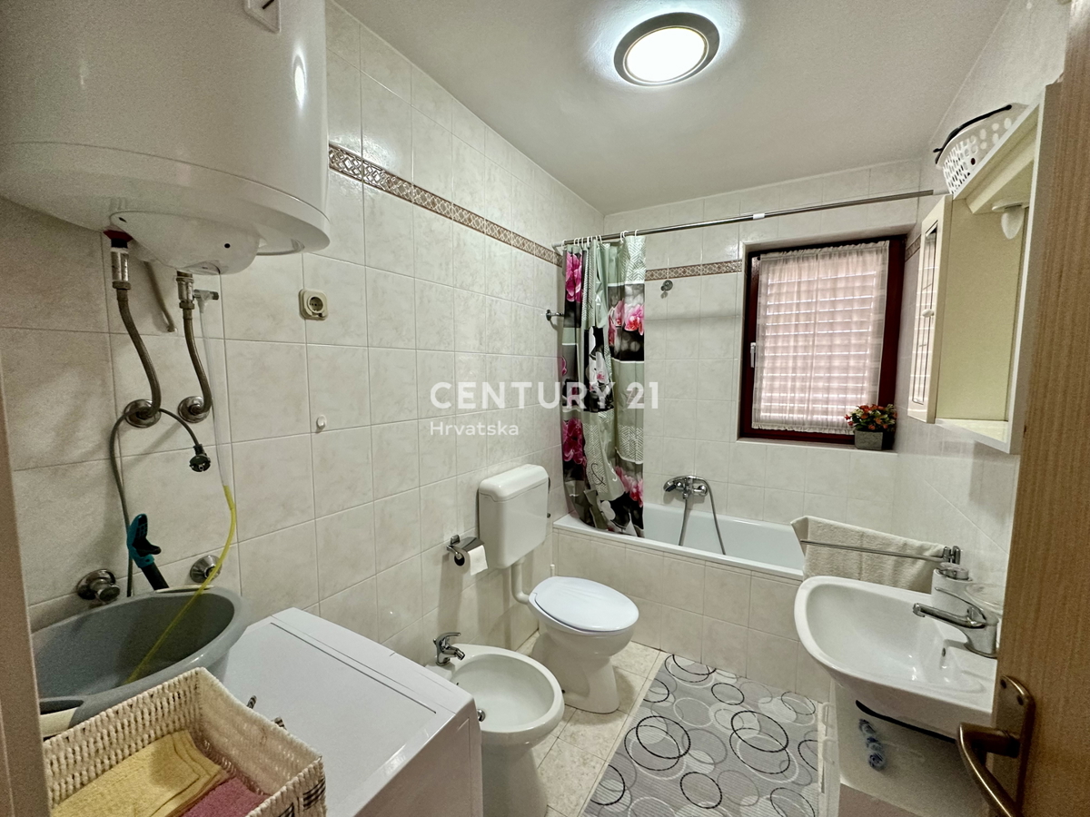 Stanovanje z dvema terasama in odprtim pogledom na morje, Labin, Rabac