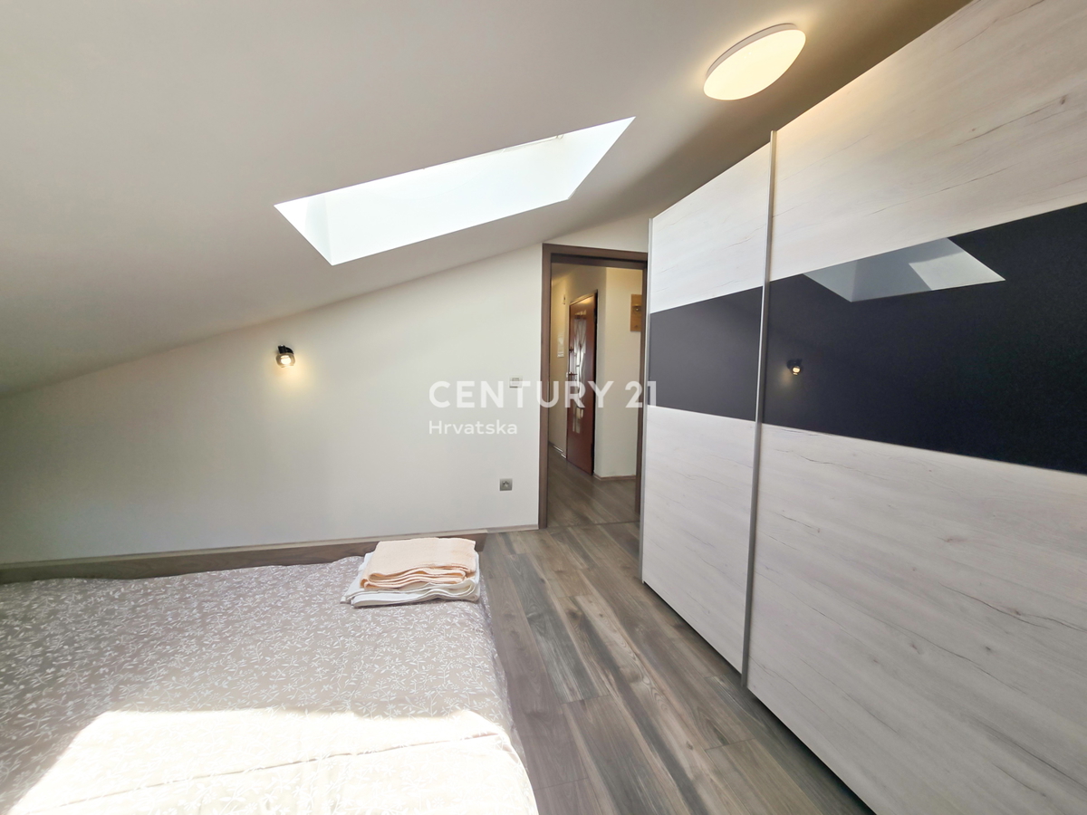 VABRIGA, PRODAJA STANOVANJA V DRUGEM NADSTROPJU Z GARAŽO IN KLETJO