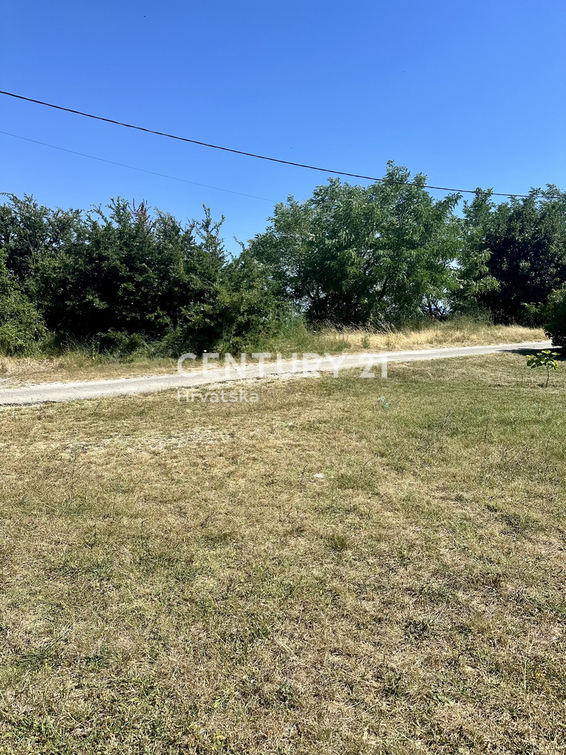 LABIN, GRADBENO ZEMLJIŠČE 3 KM OD CENTRA MESTA