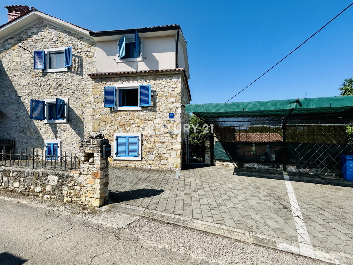 MOTOVUN, OKOLICA, ISTARSKA KAMNITA HIŠA V IDILIČNEM OKOLJU