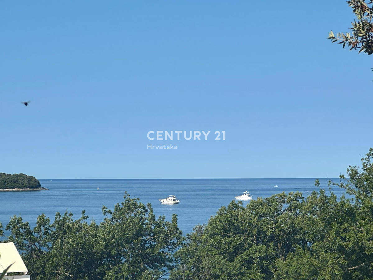 FUNTANA, PRODAJA TROSOBNEGA STANOVANJA V PRIZEMLJU S TERASO 50 M2, ODLIČNA LOKACIJA