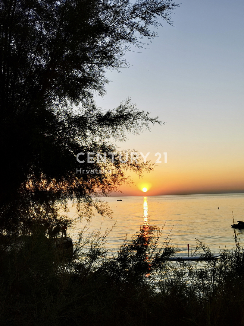 ISTRA, UMAG, EKSKLUZIVA AGENCIJE, EDINSTVENA LOKACIJA PRVI VRST DO MORJA IN PLAŽE