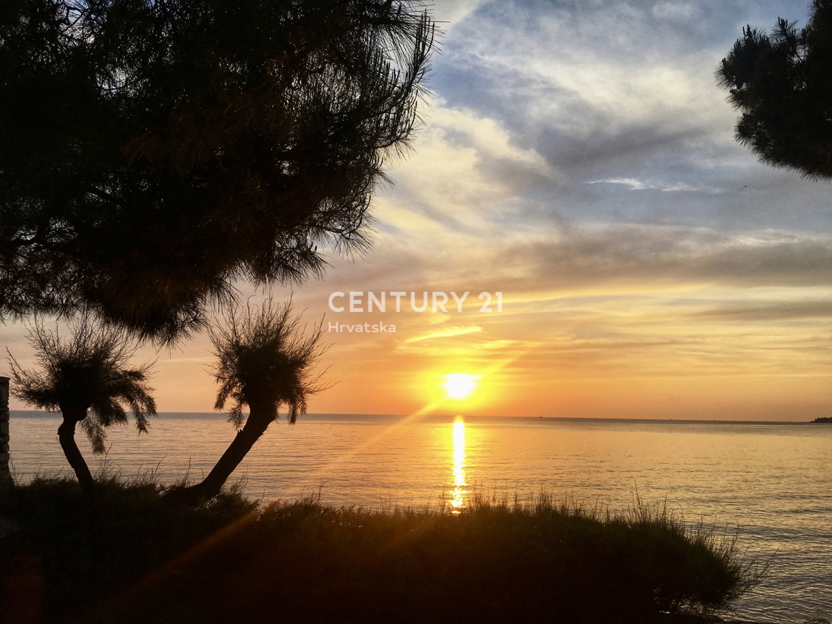 ISTRA, UMAG, EKSKLUZIVA AGENCIJE, EDINSTVENA LOKACIJA PRVI VRST DO MORJA IN PLAŽE