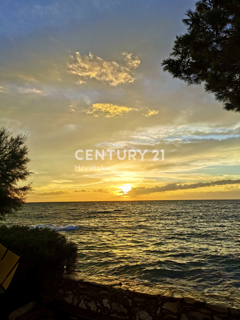 ISTRA, UMAG, EKSKLUZIVA AGENCIJE, EDINSTVENA LOKACIJA PRVI VRST DO MORJA IN PLAŽE