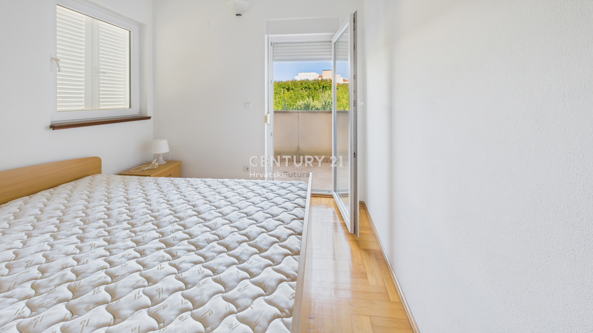 VABRIGA, PRODAJA DVOSOBNEGA STANOVANJA V 1. NADSTROPJU, 800 M OD MORJA