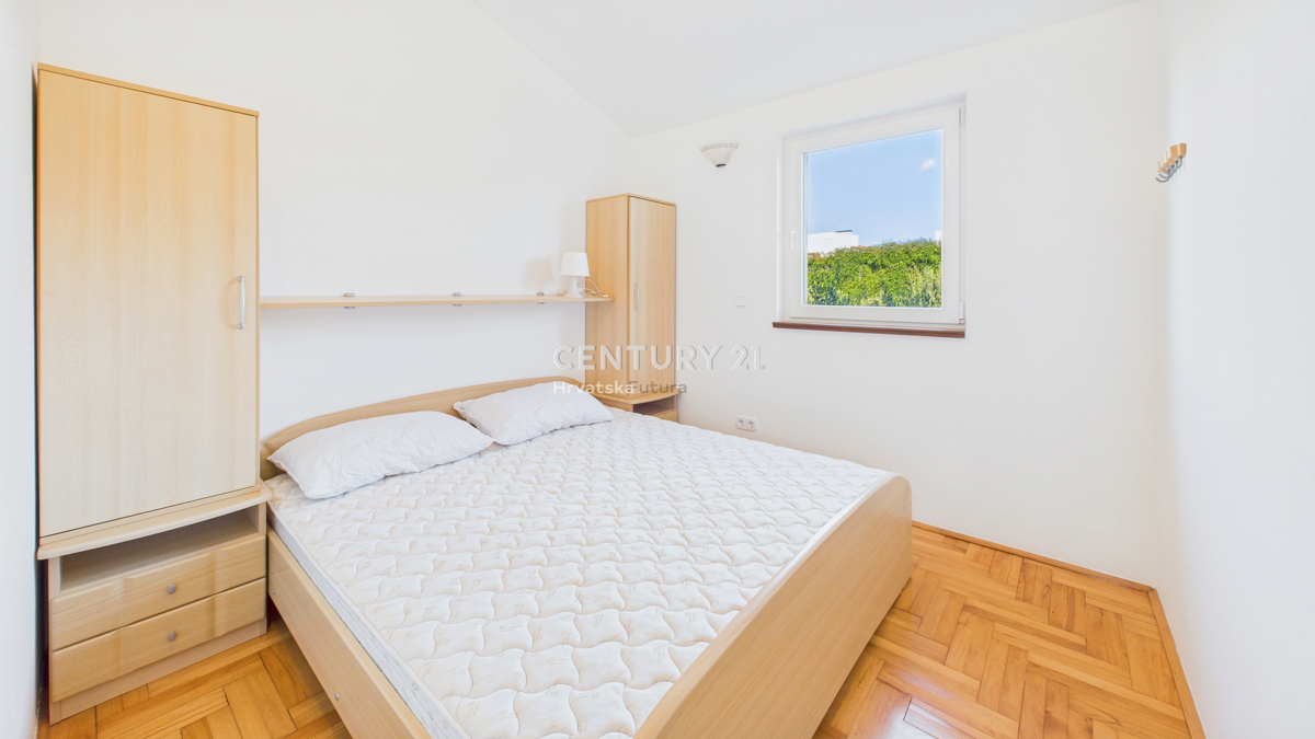 VABRIGA, PRODAJA DVOSOBNEGA STANOVANJA V 1. NADSTROPJU, 800 M OD MORJA