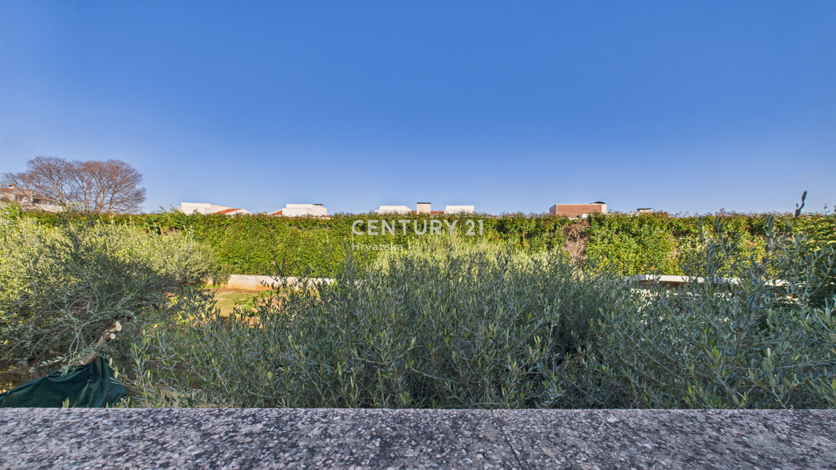 VABRIGA, PRODAJA DVOSOBNEGA STANOVANJA V 1. NADSTROPJU, 800 M OD MORJA