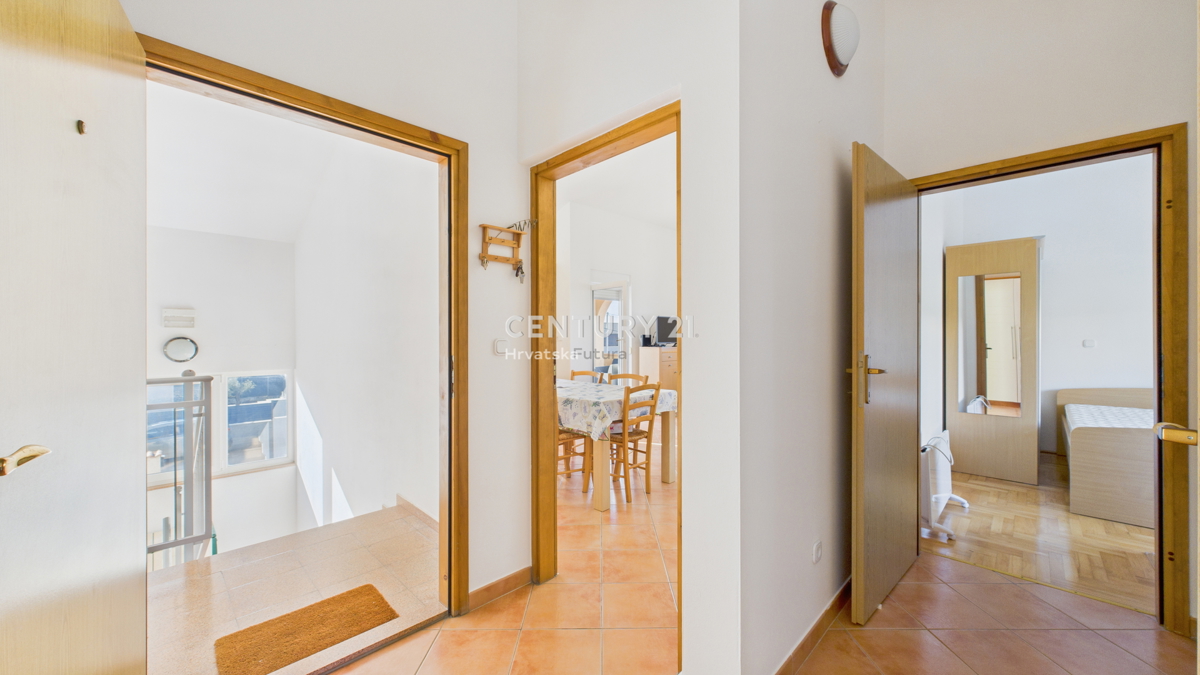 VABRIGA, PRODAJA DVOSOBNEGA STANOVANJA V 1. NADSTROPJU, 800 M OD MORJA