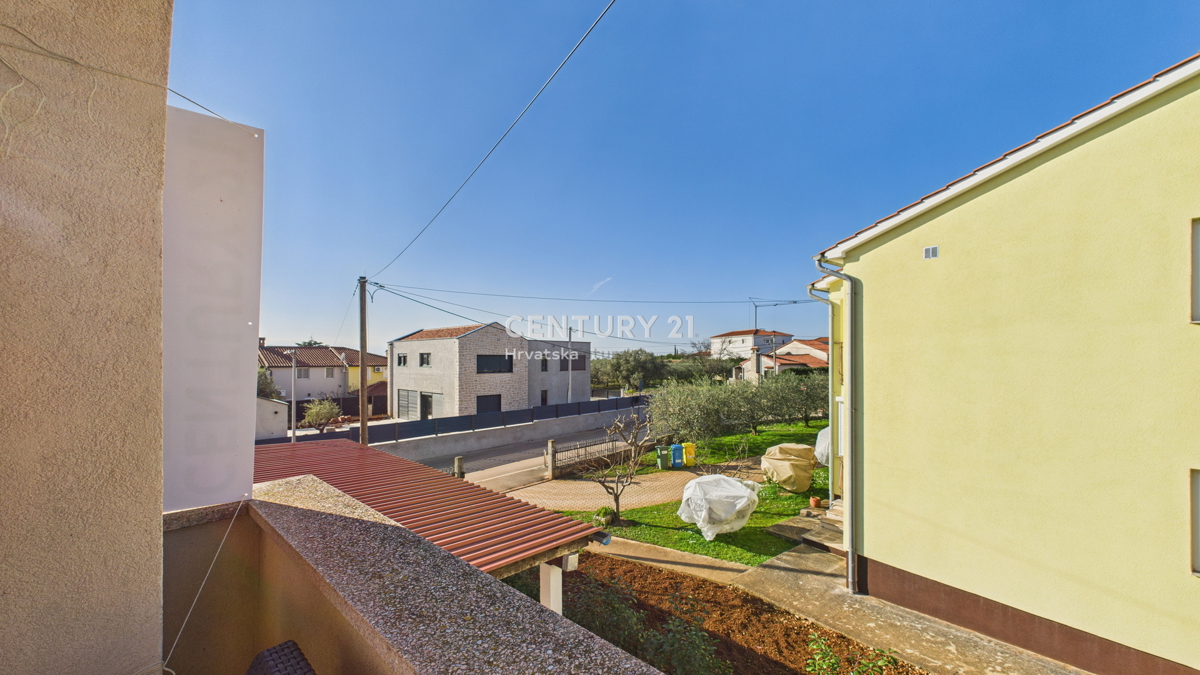 VABRIGA, PRODAJA DVOSOBNEGA STANOVANJA V 1. NADSTROPJU, 800 M OD MORJA