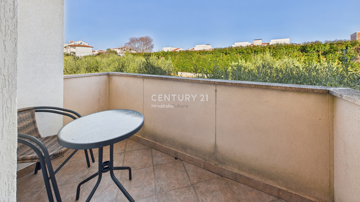 VABRIGA, PRODAJA DVOSOBNEGA STANOVANJA V 1. NADSTROPJU, 800 M OD MORJA