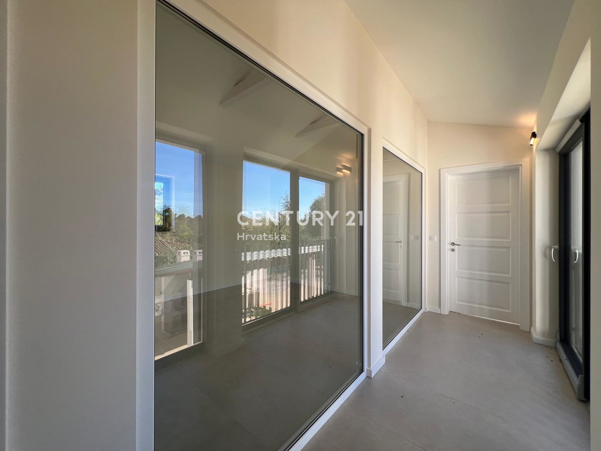 POREČ, MODERNA, NOVA VILA Z BAZENOM